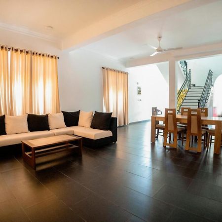 Lankahuts Villa Negombo Extérieur photo