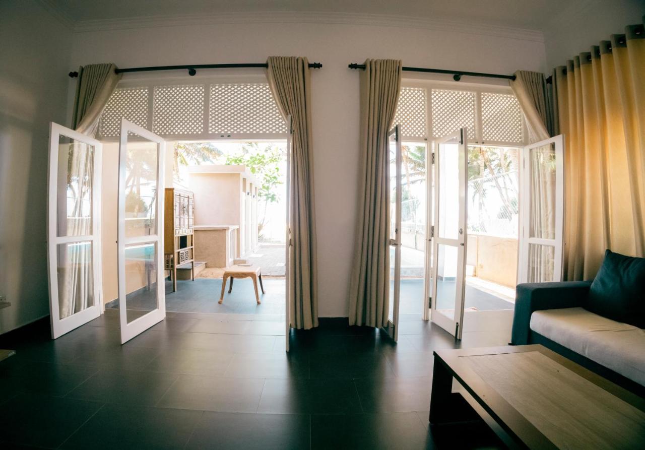 Lankahuts Villa Negombo Extérieur photo